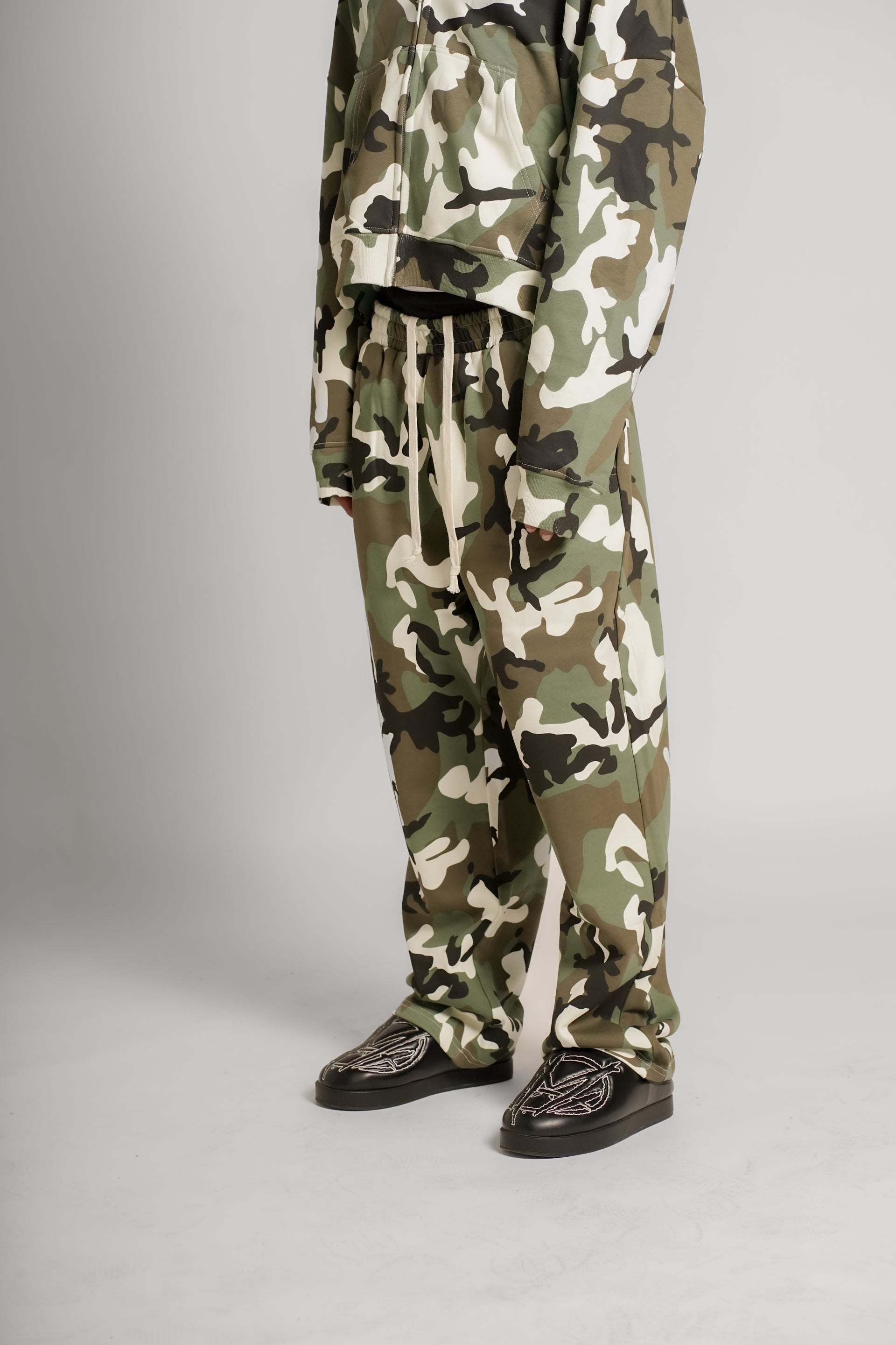 GP MILITARY STRAIGHT-LEG SWEATPANTS